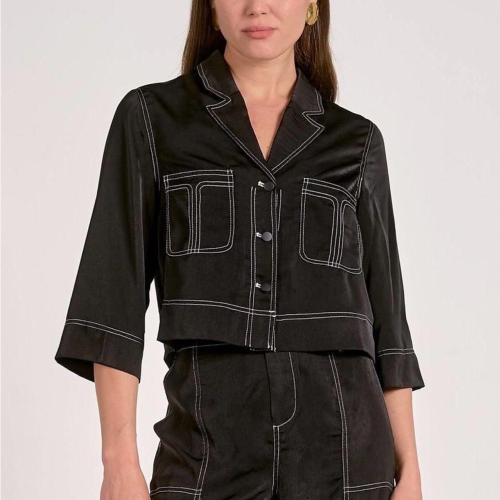 Elan NWT Black Cropped Button-Up Top with Contrast White Stitching